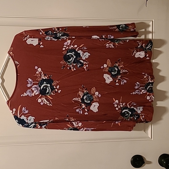 Top - Picture 3 of 3